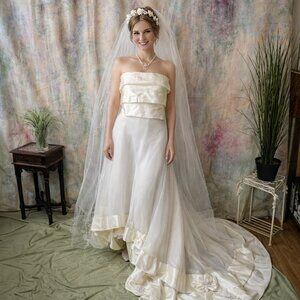 Vintage📌 Strapless Unique Tailored Wedding Gown with Long Train